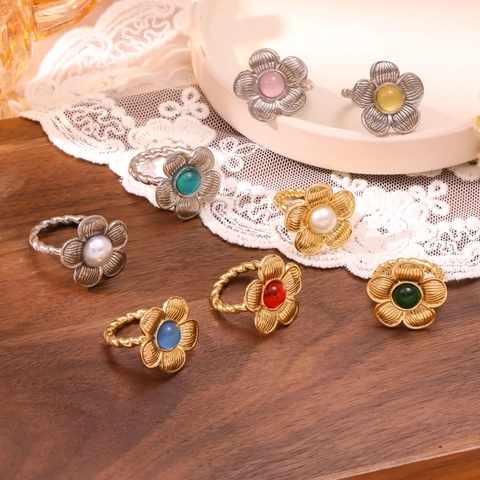 Anello Aperto a Forma di Fiore in Acciaio Inossidabile Placcato Oro 18K per Donna Regolabile con Gemme Turchese Intarsiate Gioielli Retro