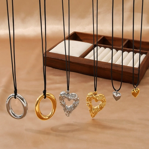 Simple Irregular Heart Ring Pendant Necklace For Women Stainless Steel 18K Gold Plated Lava Texture Wax Cord Jewelry Gift