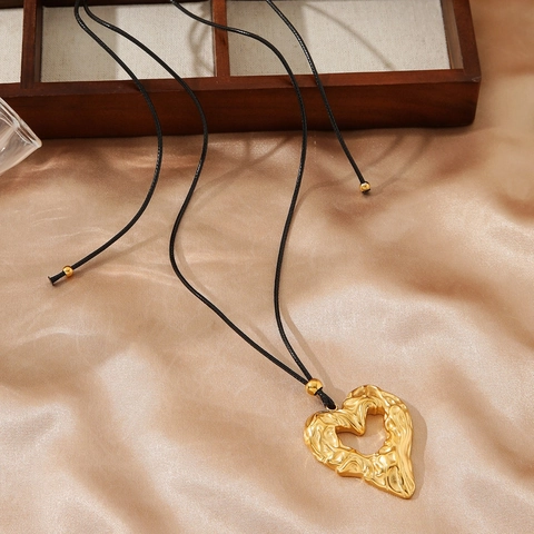 Simple Irregular Heart Ring Pendant Necklace For Women Stainless Steel 18K Gold Plated Lava Texture Wax Cord Jewelry Gift