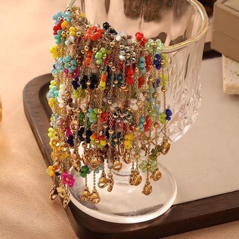 Bracciale da Donna in Acciaio al Titanio Catena d'Oro con Fiori di Perline Bohemian Dolce Resina Floreale Gioielli