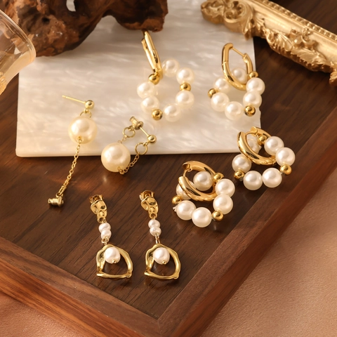 Orecchini a Bottone con Künstliche Perle in Acciaio Inossidabile Placcato Oro 18K per Donna Design di Nicchia Vintage Francese Gioielli