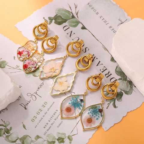 Vintage Gold Interlocking Rings Real Dried Flower Drop Earrings Resin Daisy Botanical Pendant Jewelry For Women Daily Party