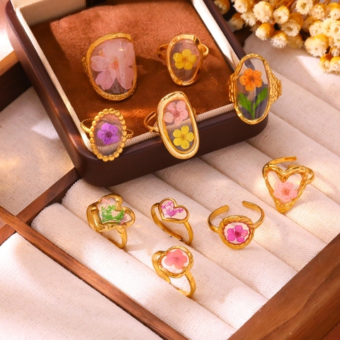 Anello Aperto Vintage in Acciaio Inossidabile con Fiori Secchi in Resina per Donna Oro Regolabile Stile Pastorale Gioielli