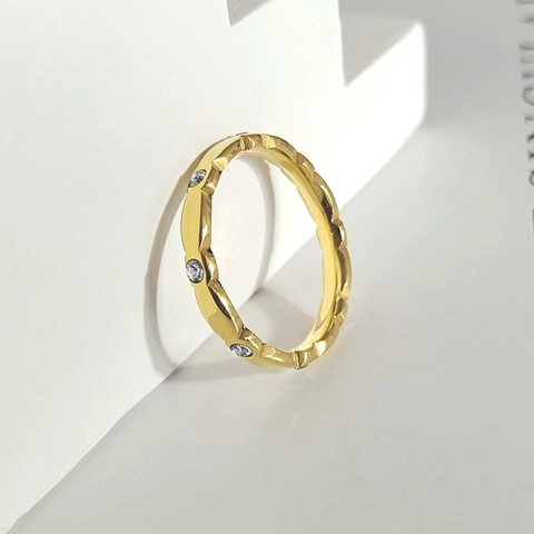 Anillo de Acero Inoxidable Minimalista con Zirconia para Mujer Borde Ondulado Geométrico Facetado Joyería Oro Rosa Plata