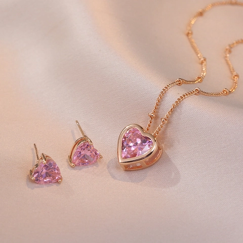 Elegantes Herz Zirkonia Titanstahl Schmuckset Für Damen Funkelnde Halskette Und Ohrstecker Modische Alltagskleidung