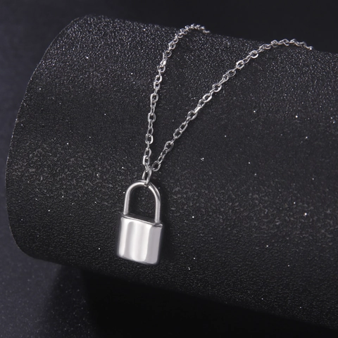 Minimalist Stainless Steel Lock Pendant Necklace For Women Men Gold Silver Plated Dainty Lock Link Chain Jewelry Gift