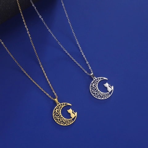 European Style Stainless Steel Hollow Crescent Moon Cat Pendant Necklace Cute Filigree Animal Jewelry For Women Men Unisex