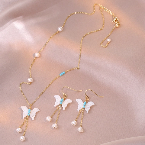 Elegante Set Collana con Ciondolo a Farfalla e Orecchini con Nappine Acciaio Inossidabile Künstliche Perle Sintetiche Stile Retro Donna Gioielli