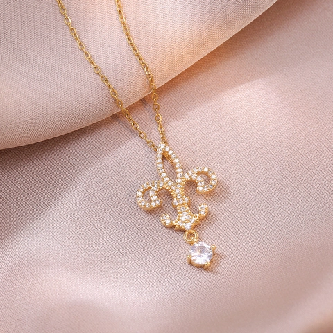 Collier Pendentif Fleur de Lys Pour Femmes Acier Titane Strass Incrusté Mode Design de Niche Bijoux Ras du Cou Cadeau