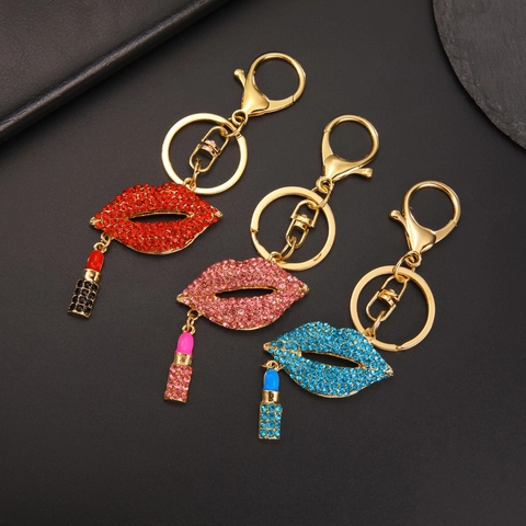 Llavero de Labios y Lápiz Labial de Moda con Strass Chapado en Oro de Acero de Titanio Colgante de Bolso Regalo Mujer