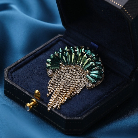 Lussuosa Spilla Vintage a Ventaglio in Cristallo Verde Smeraldo con Nappina a Cascata di Strass Spilla da Balia per Donna
