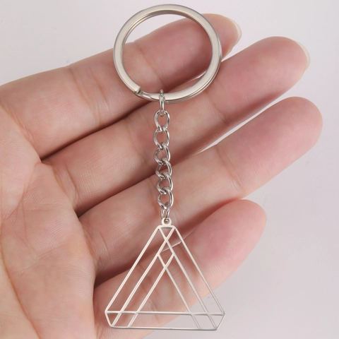 Llavero de Acero de Titanio Minimalista Geométrico Triángulo Hueco Llavero de Acero Inoxidable para Hombres Mujeres Joyería Regalo Oro Plata