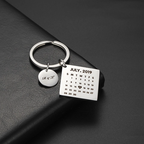 Llavero de Calendario de Acero Inoxidable Grabado con Fecha Patrón de Corazón Regalo de Aniversario Boda para Hombres Mujeres