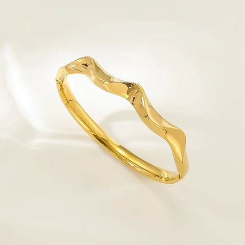 Damen Edelstahl Armreif Armband Gold Silber Plattiert Minimalistisch Hohle Geometrische Herz Gürtelschnalle Modeschmuck
