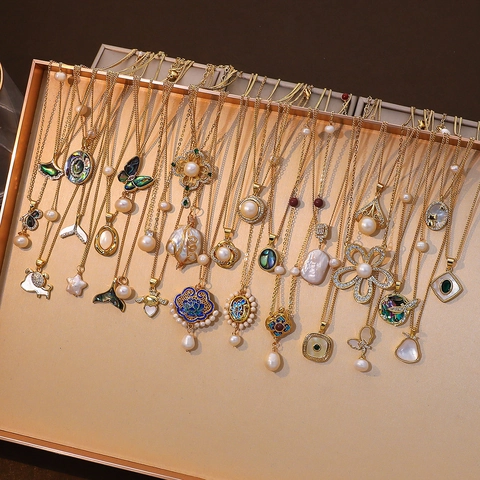Französische Retro Edelstahl Süßwasserperlen Halskette Für Damen Vergoldet Emaille Muschel Zirkonia Blumen Anhänger Schlüsselbein Kette Schmuck