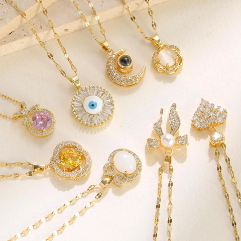 Leichter Luxus Titanstahl Zirkonia Halskette Schleife Herz Mond Anhänger Schlüsselbeinkette Vergoldet Damen Schmuck