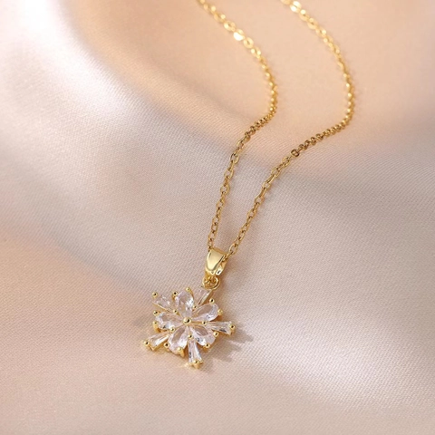 Light Luxury Zirconia Heart Snowflake Flower Pendant Necklace Titanium Steel Chain Alloy Pendant Fashion Jewelry For Women