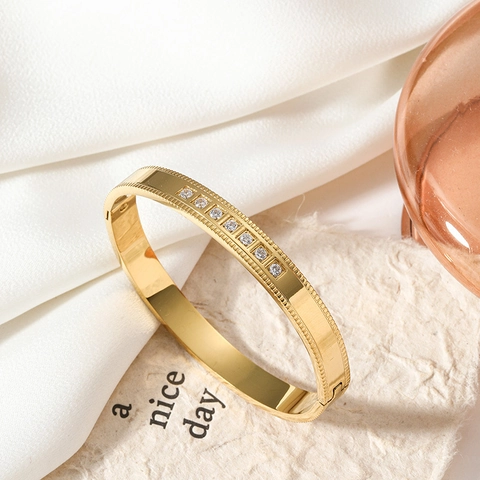 Elegant Titanium Steel Zircon Bangle Bracelet With Millgrain Edge Gold Silver Plated Fashion Jewelry For Women Daily Wear