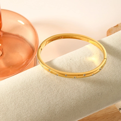 Fashion 18K Gold Plated Titanium Steel Bangle For Women Zirconia Star Pattern Starry Inlaid Stainless Steel Bracelet Jewelry Gift