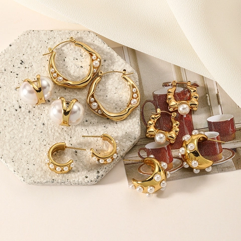 Orecchini di Künstliche Perle in Acciaio Inossidabile Placcato Oro Stile Francese Vintage Orecchini a Bottone a Cuore e Onda Donna