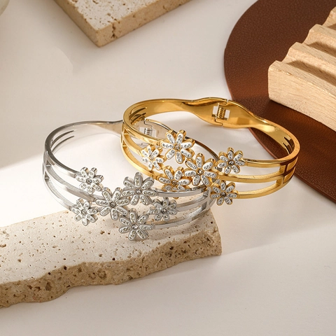 Stainless Steel Hollow Layered Daisy Flower Open Bangle For Women Gold Silver Plated Rhinestone Zirconia Bracelet Jewelry Gift