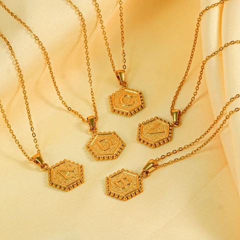 Collana con Ciondolo a Lettera Esagonale in Acciaio Inossidabile Placcato Oro 18K per Donna Gioielli Minimalisti Quotidiani con Iniziale