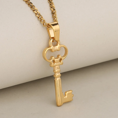 Retro Stainless Steel Key Pendant Necklace For Women Men Fashion Hollow Geometric Jewelry Electroplated Neck Jewelry Gift