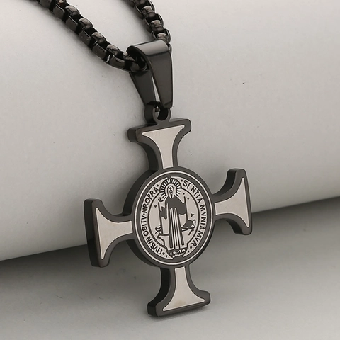 Collier Pendentif Croix de Saint Benoît en Acier Inoxydable Bijoux Médaille de Foi Religieuse Rétro pour Hommes Femmes Cadeau