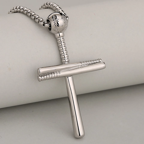 Collier Pendentif Croix en Batte de Baseball en Acier Inoxydable pour Hommes Design Sportif Créatif Bijoux de Mode