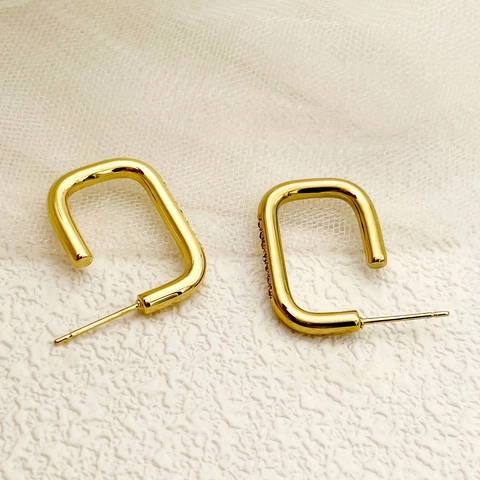Boucles d'Oreilles Créoles Rectangulaires en Acier Inoxydable Plaquées Or Style Français avec Micro Incrustation Zircone