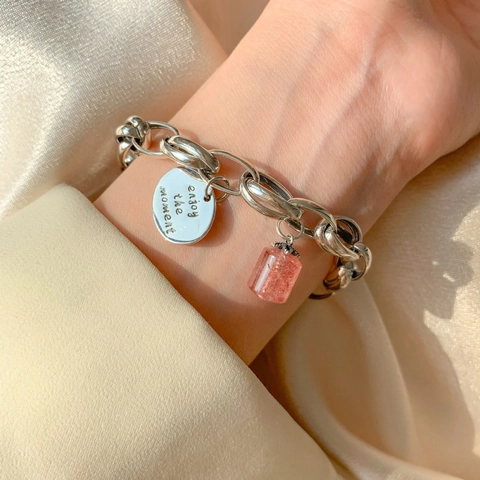 Vintage Erdbeerquarz Herz Armband Für Damen Versilberte Messingkette Mit Good Luck Smile Anhänger Nische Schmuck