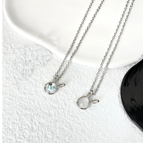 Niche Design Rabbit Pendant Necklace Copper With Moonstone Synthetic Opal For Women Minimalist Clavicle Chain Jewelry