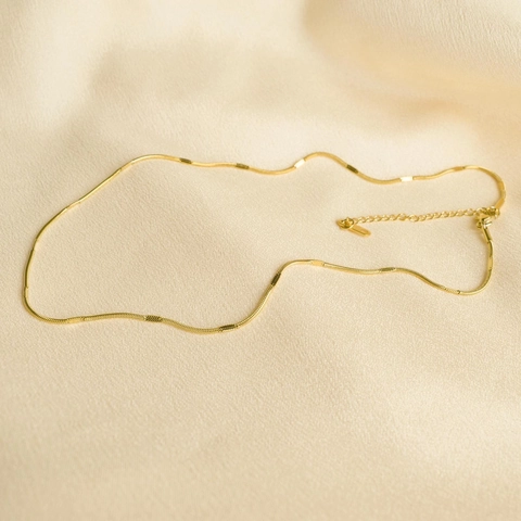 Collier Chaîne Serpent Ronde Texturée en Acier Inoxydable Plaqué Or Minimaliste pour Femme Bijoux de Mode Clavicule