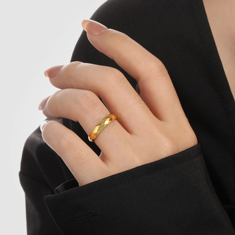 Bague Minimaliste en Acier Titane Facettée en Losange Pour Hommes Femmes Anneau Géométrique Coupe Diamant Bijoux de Mode Design de Niche