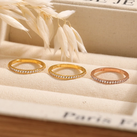 Bague en Acier au Titane et Zircon de Luxe pour Femmes Mode Minimaliste Serti de Pierres CNC Bijoux Cadeau