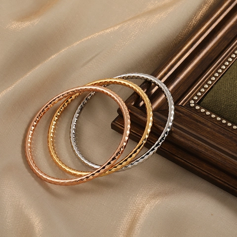 Französischer Vintage Titanstahl Armreif Für Damen Gehämmertes Rautenmuster Gold Roségold Silber Armreif Mode Schmuck