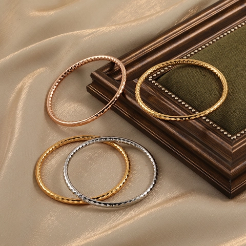 Französischer Vintage Titanstahl Armreif Für Damen Gehämmertes Rautenmuster Gold Roségold Silber Armreif Mode Schmuck