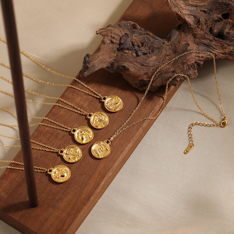 Collier Pendentif Pièce 12 Signes du Zodiaque Plaqué Or Acier au Titane Bijoux d'Astrologie pour Femmes Cadeau