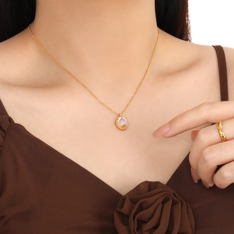 Titanium Steel Oval Moonstone Pendant Necklace For Women Korean Style Minimalist Clavicle Chain Gold Plated Vintage Jewelry
