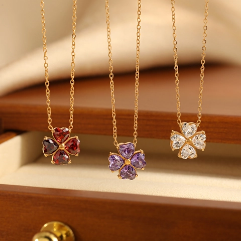 Collier Pendentif Trèfle à Coeur en Acier au Titane pour Femme Plaqué Or Or Rose Zircon Incrusté Chaîne de Clavicule Élégante Bijoux