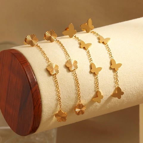 Pendientes de Borla de Trébol de Cuatro Hojas Flor de Ciruelo Mariposa para Mujer de Acero de Titanio Dorado Láser Largos