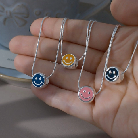 Versilberte Kupfer Emaille Smiley Gesicht Anhänger Halskette Für Damen Minimalistische Schlangenkette Tropfglasur Schmuck