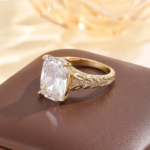 Vintage Luxury Square Emerald Ruby Zirconia Ring For Women Gold Silver Plated Copper Leaf Relief Crown Ring Jewelry Gift