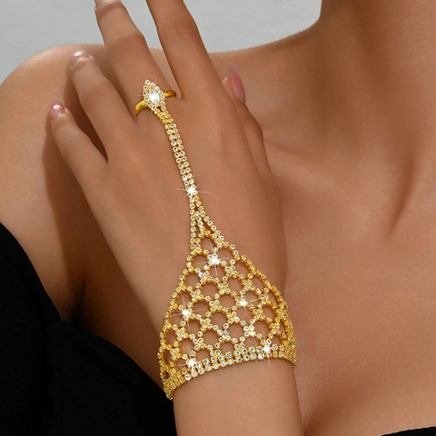 Fashion Copper Rhinestone Mesh Hand Chain Bracelet With Integrated Finger Ring For Women Wedding Party Jewelry
