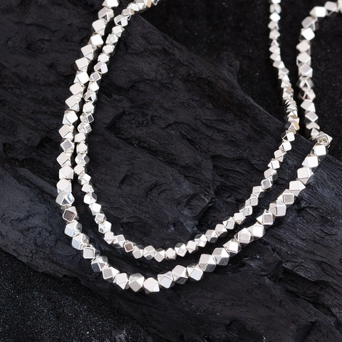 Collana Minimalista con Perle Geometriche Sfaccettate in Rame Placcato Argento Catena a Serpente Girocollo Donna Gioielli
