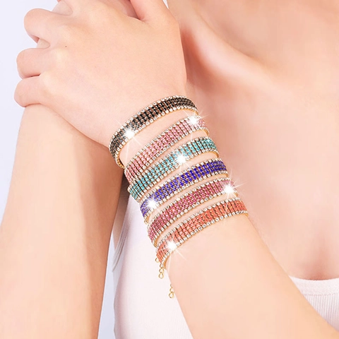 Bracelet de Tennis en Acier au Titane avec Strass à Plusieurs Rangs pour Femmes Bijoux de Luxe Incrustés de Cristaux Réglables