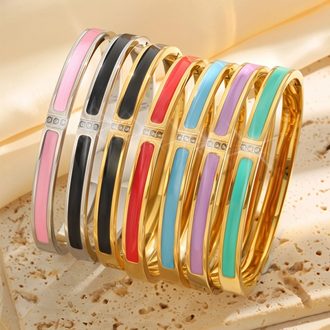 Bracelet Jonc en Acier Inoxydable et Émail pour Femme Plaqué Or 18K Ovale Avec Fermoir et Trois Strass Bijoux Mode Navettage