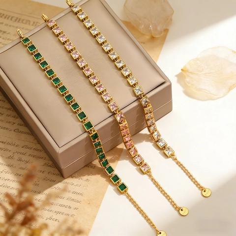 Bracelet de Luxe en Acier Inoxydable avec Zirconia Carré Plaqué Or Rectangle Émeraude Rose Blanc Pierre Précieuse Ajustable Bijoux de Mode Cadeau Femme