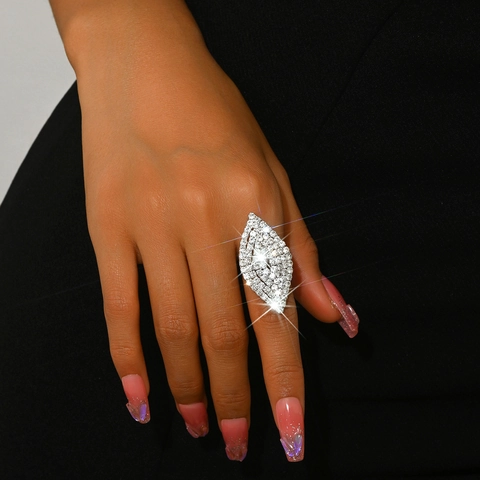 Anillo Statement de Lujo Forma de Marquise Cobre Plateado Pavé Strass Diamante Completo Anillo Abierto Ajustable para Mujer Fiesta