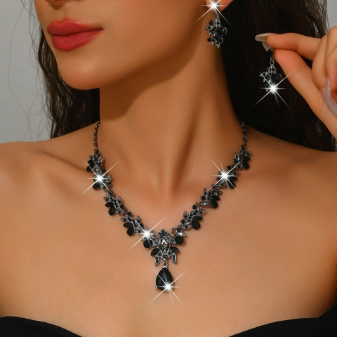 Luxury Alloy Rhinestone Teardrop Pendant Necklace And Earrings Set For Wedding Bridal Women Vintage Leaf Flower Jewelry